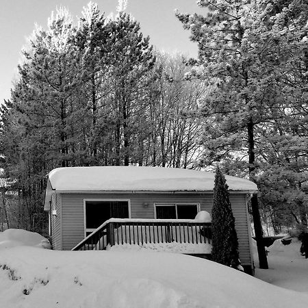 Algonquin Highlands Oakview Lodge & Marina المظهر الخارجي الصورة