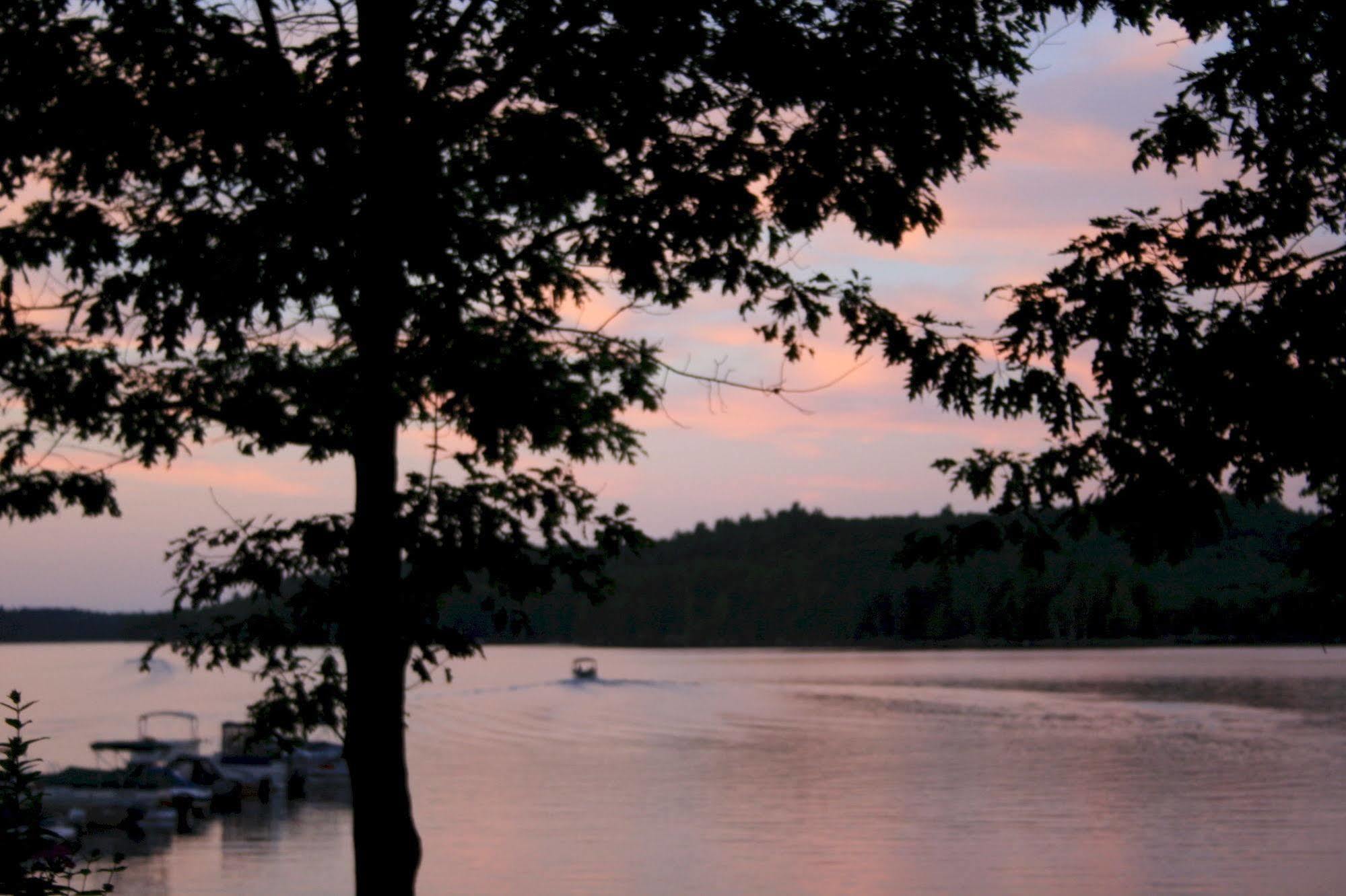 Algonquin Highlands Oakview Lodge & Marina المظهر الخارجي الصورة